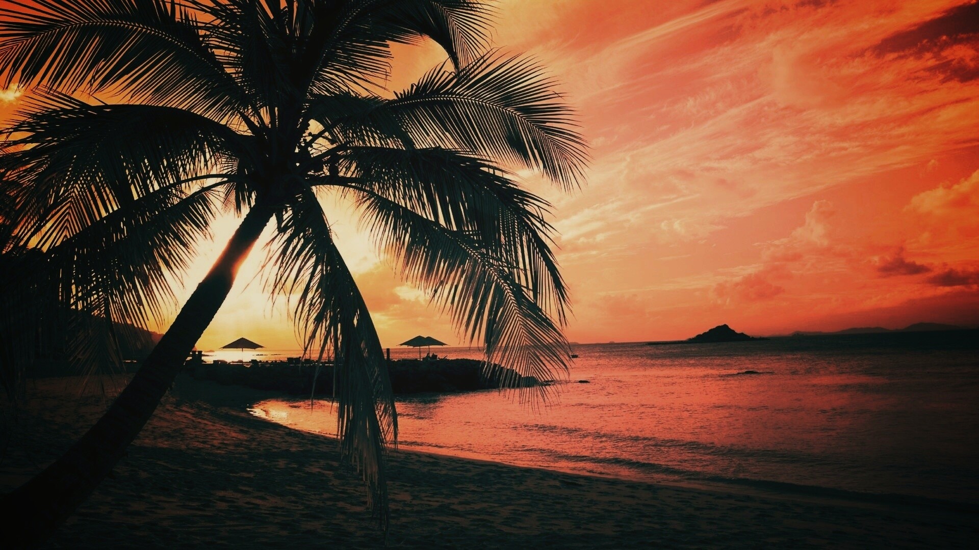 Пляж на закате обои