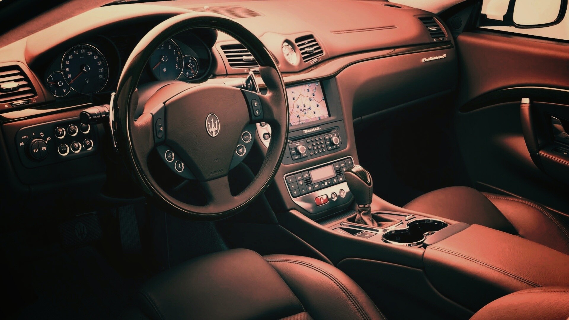 Салон Maserati Granturismo обои