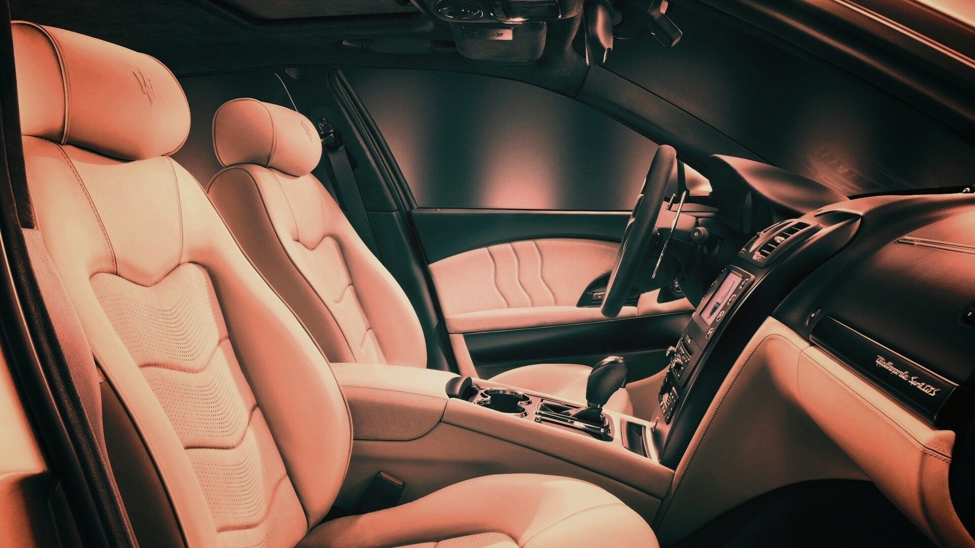 Салон Мазерати Quattroporte обои