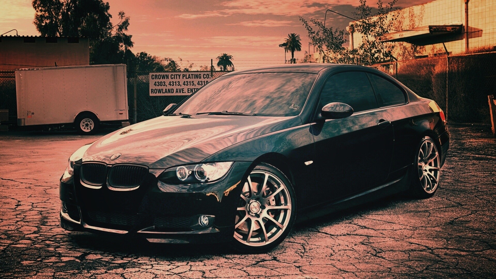 Чёрный БМВ обои