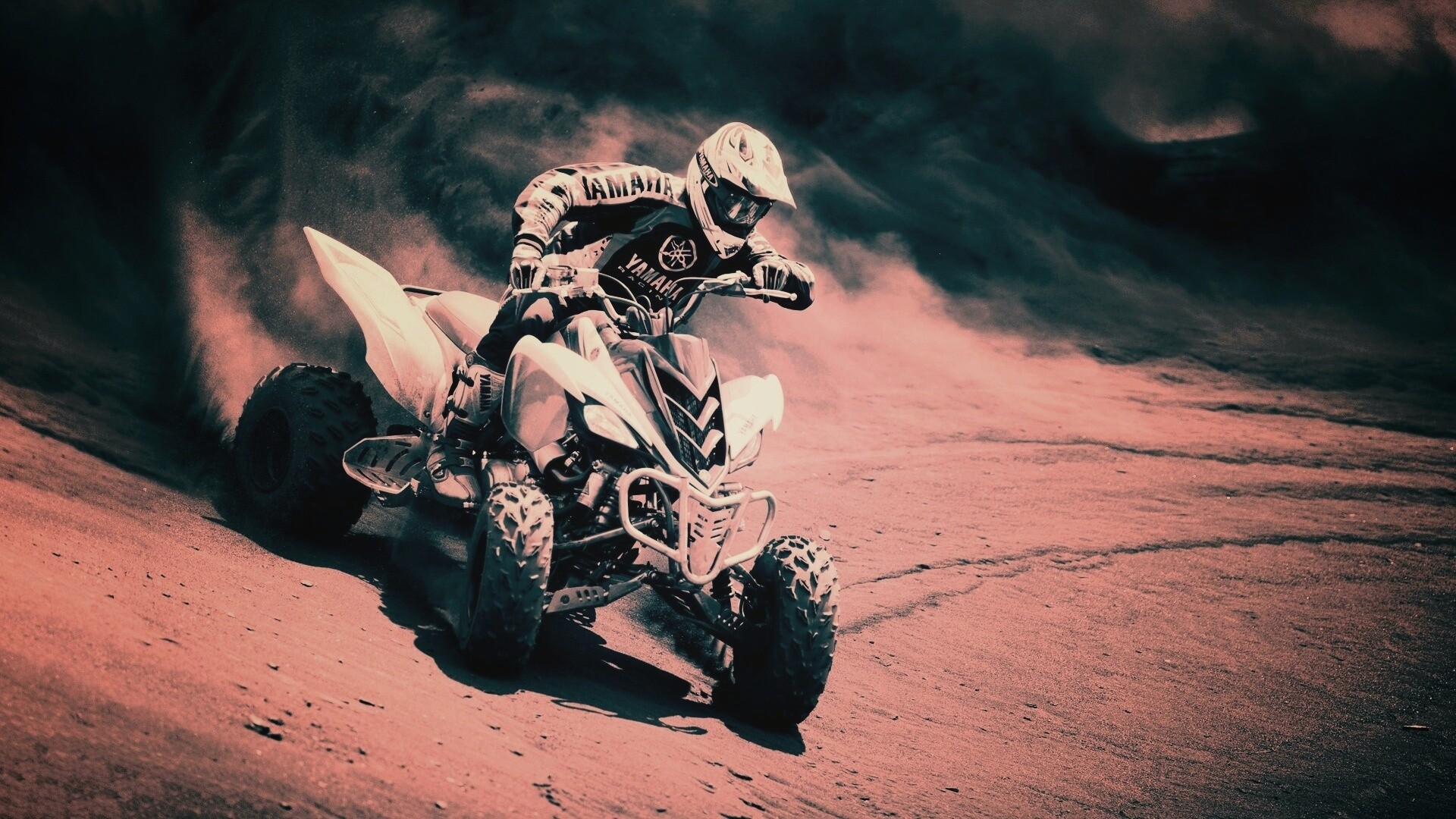 Спортсмен на квадроцикле обои