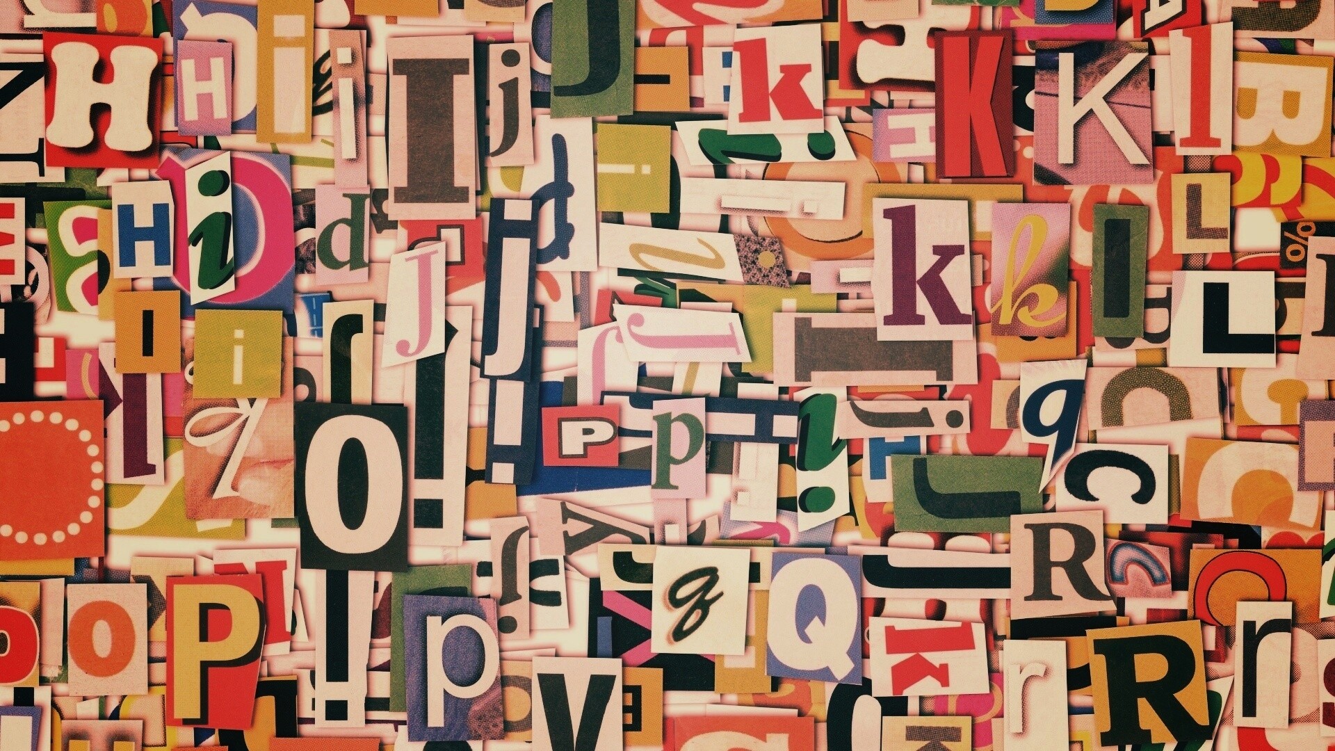 Буквы вырезанные из журналов обои