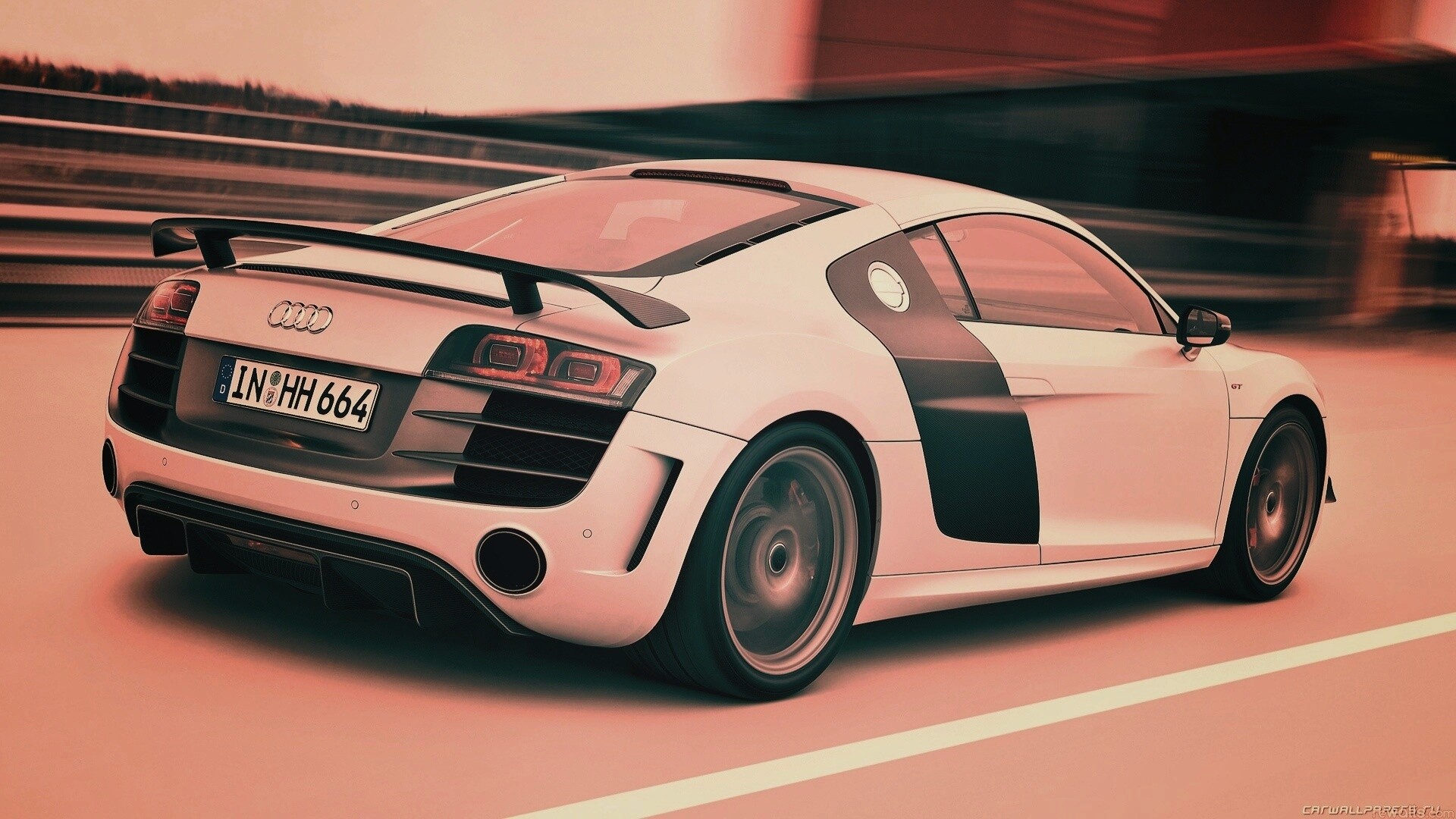 Audi R8 на скоростной трассе обои