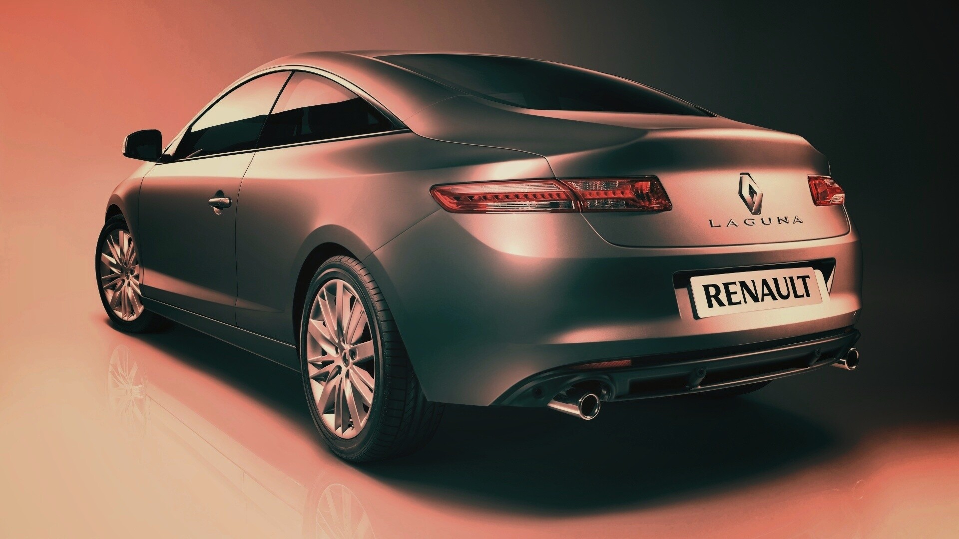 Рено Лагуна: вид сзади обои