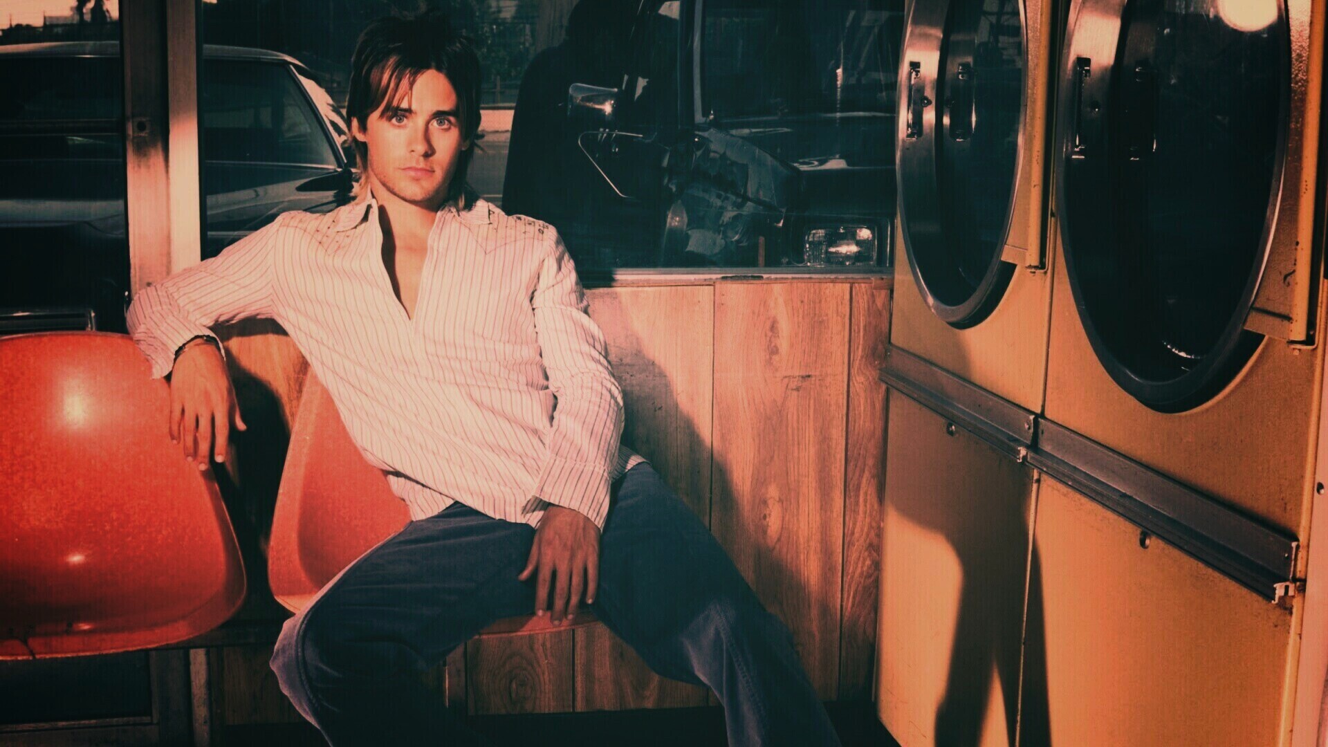 Джаред  Лето на стуле обои