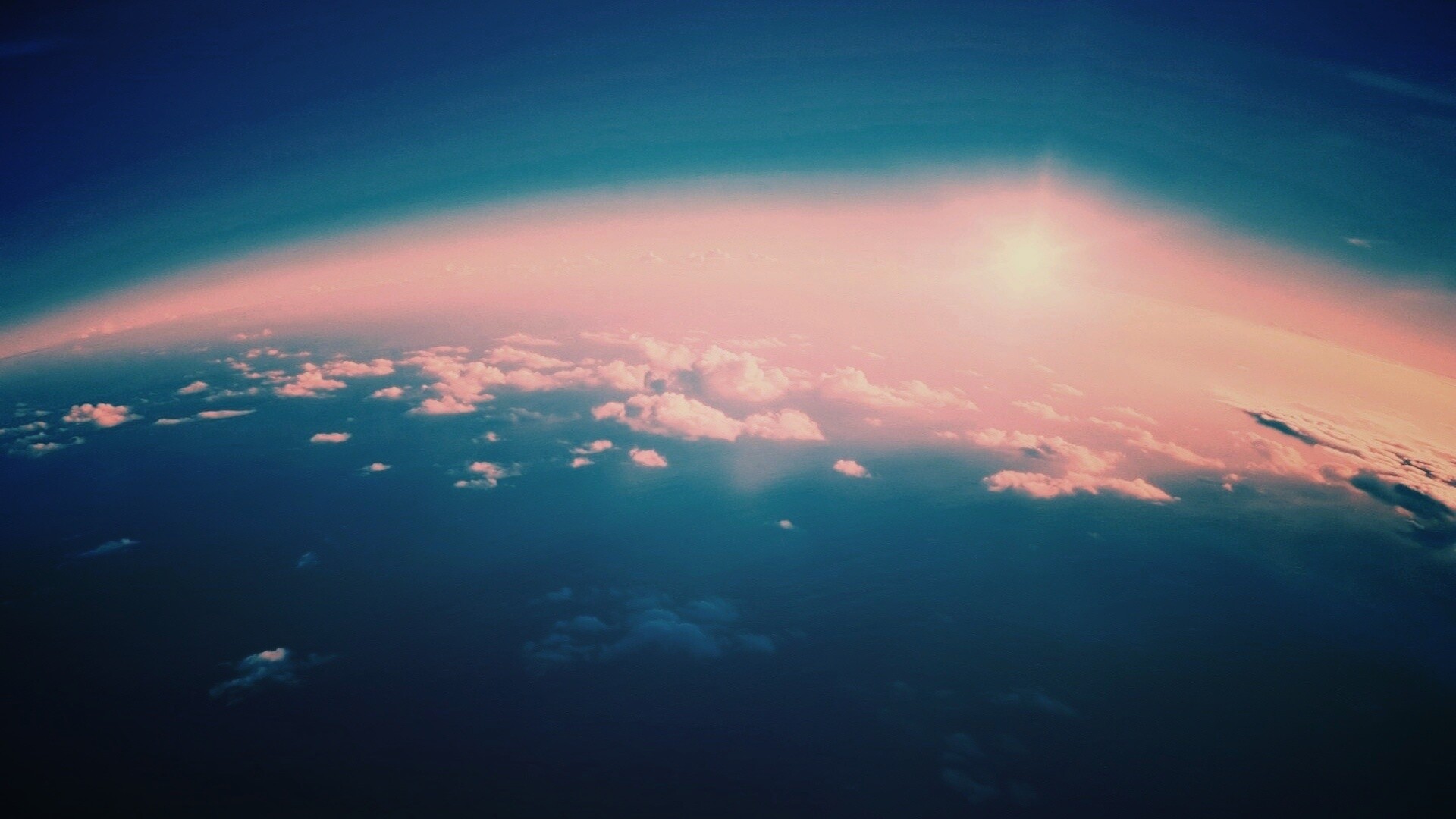 Вид с верхних слоёв атмосферы обои