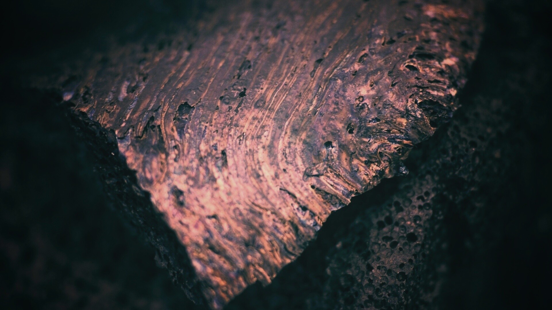 Металл с радужным отливом обои