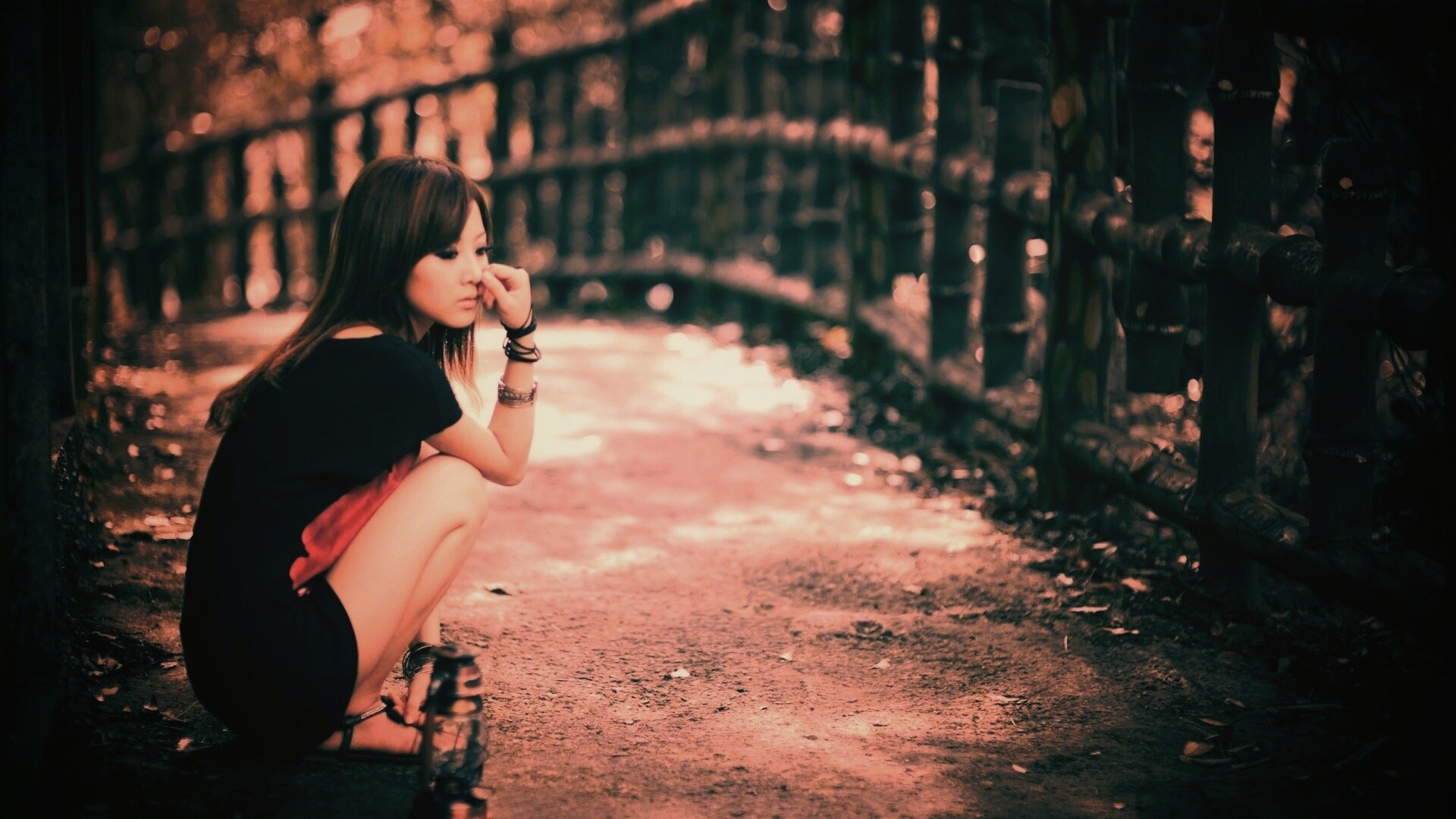 Грустная японская девушка обои