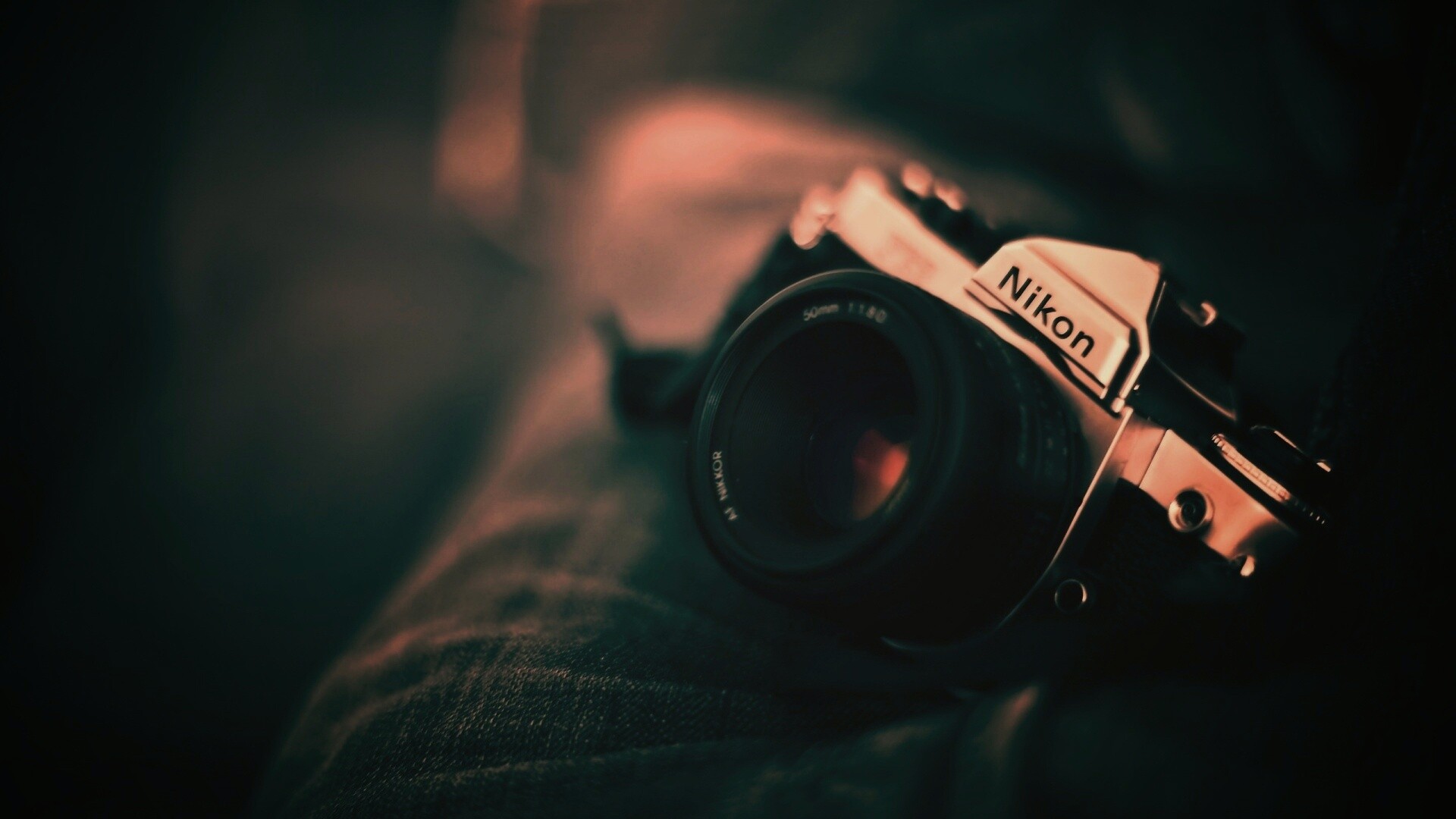 Плёночный фотоаппарат Nikon обои