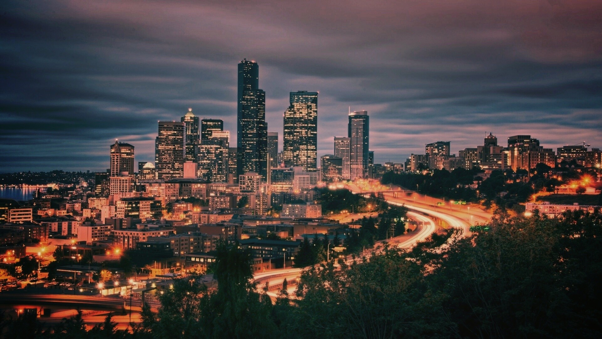 Город вдали обои