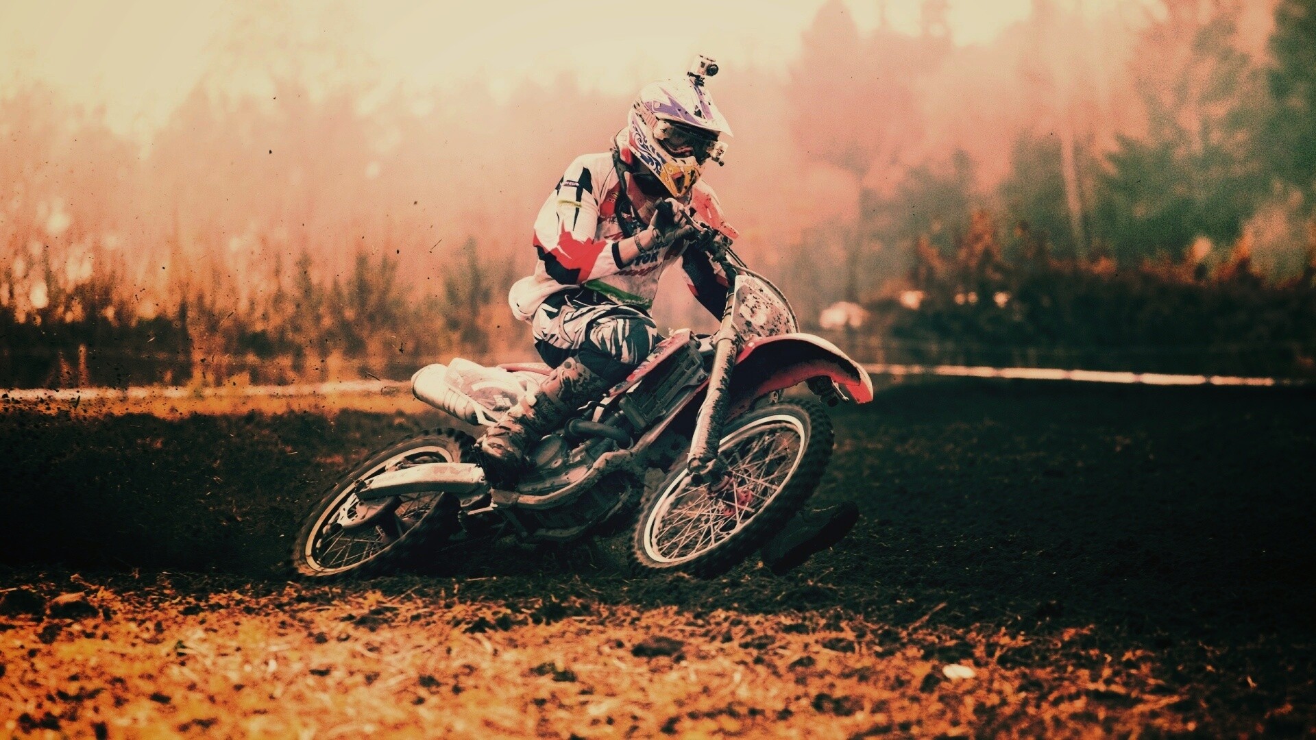 Зрелищное ралли на мотоциклах обои