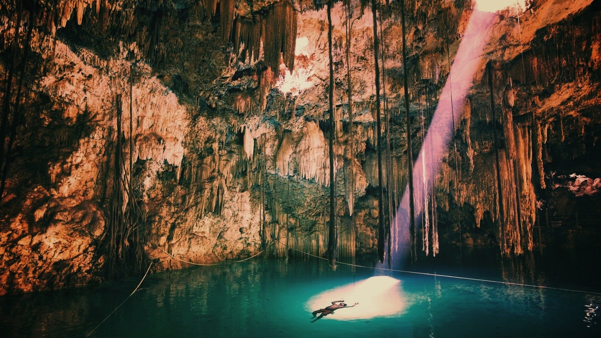 Пещера сталактитов обои