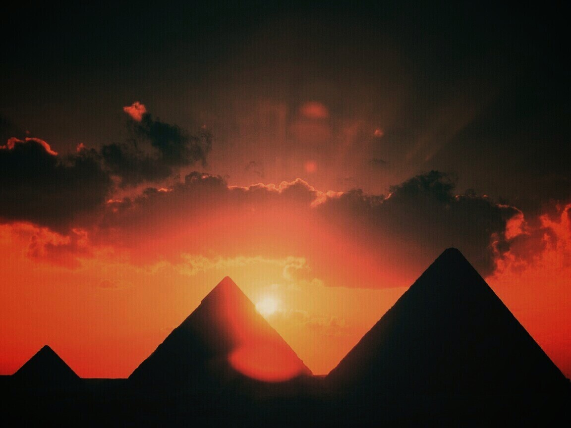 Египетские пирамиды на закате обои