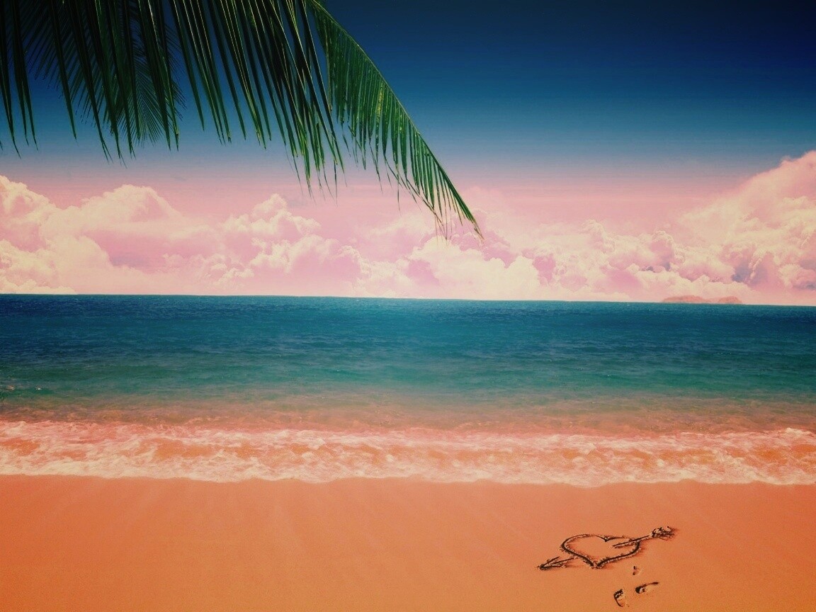 Любовь на океанском берегу обои