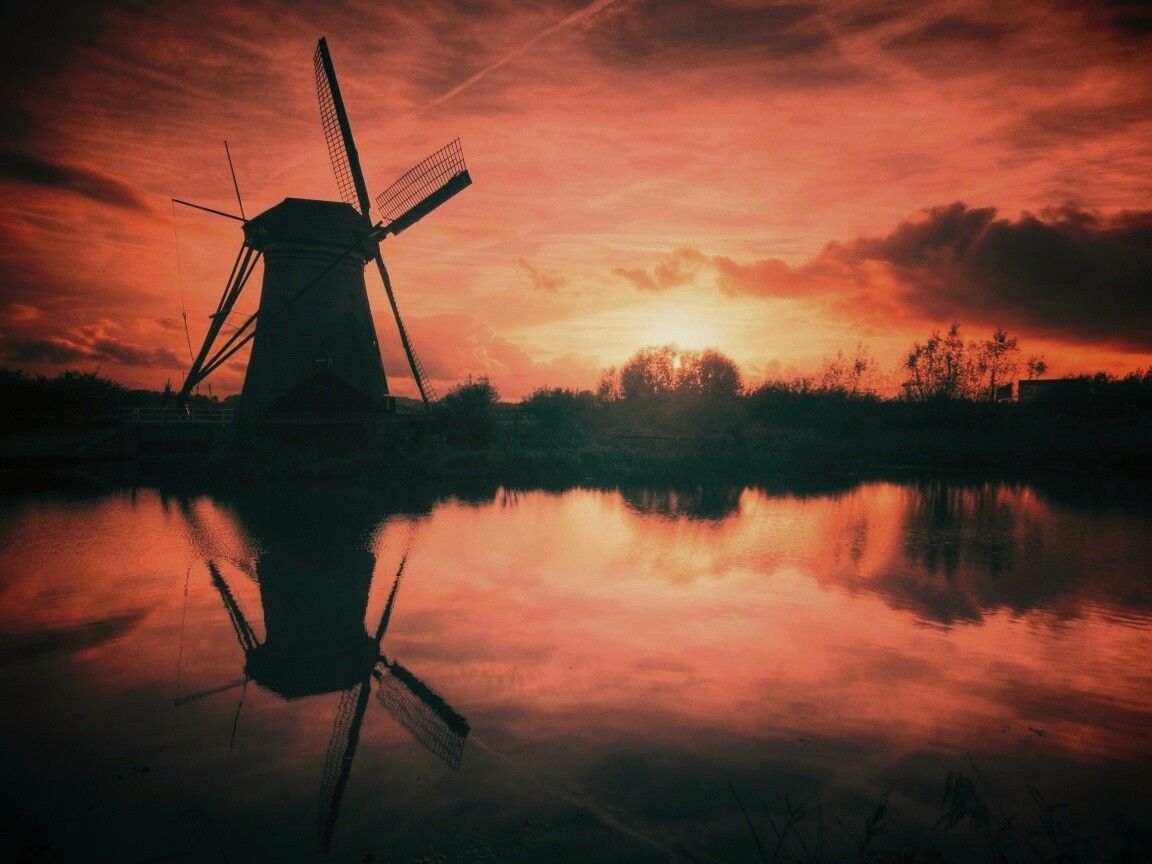 Мельница на озере обои