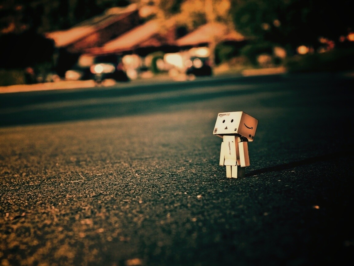 Данбо смотрит вверх обои