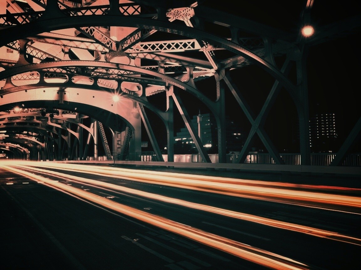 Движение на мосту обои