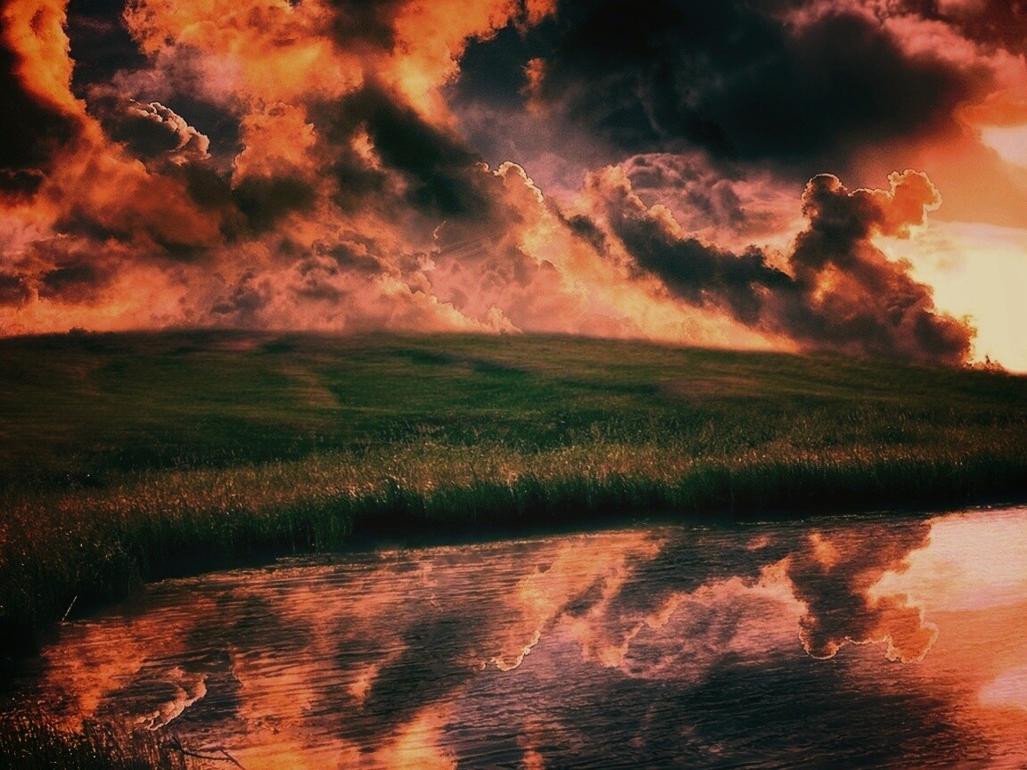 Тучи над лугом обои