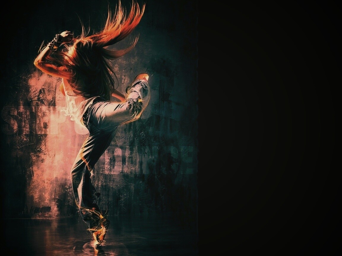 Девушка в диком танце обои