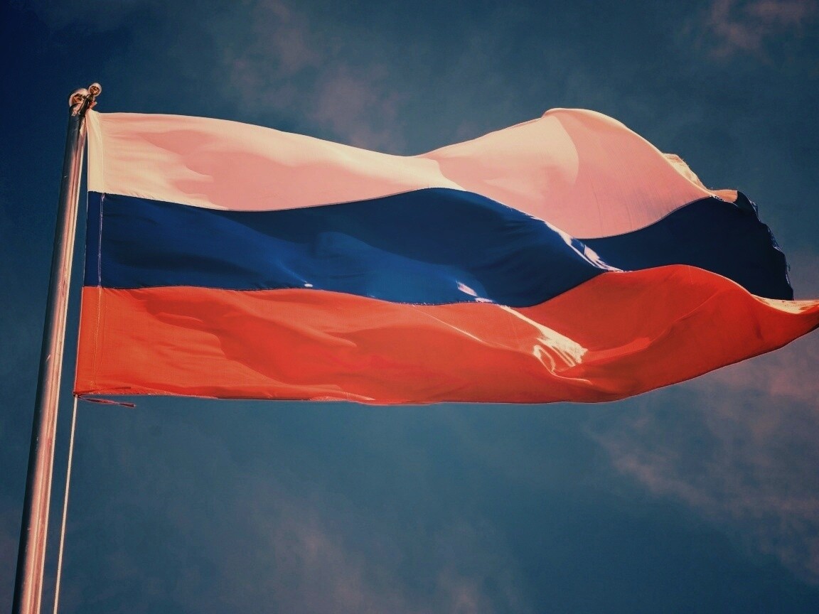 Флаг России на флагштоке обои