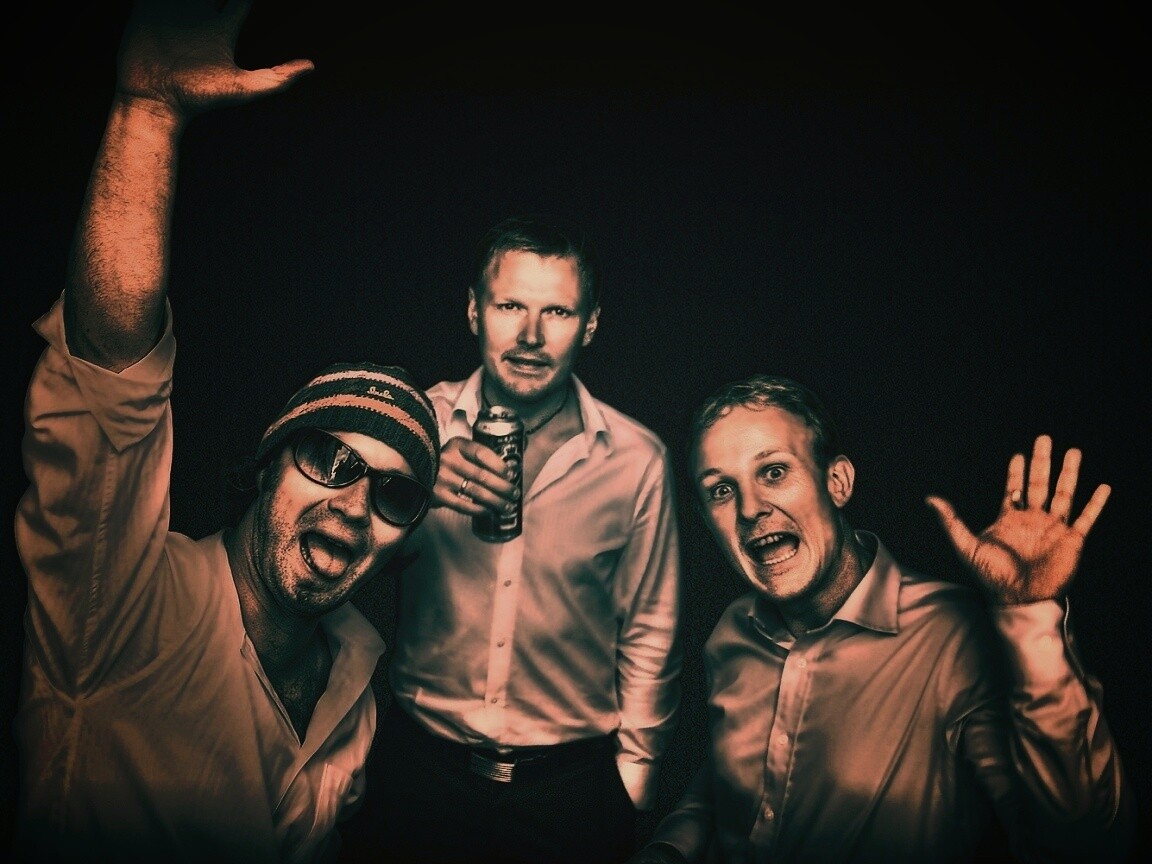 Колоритная тройка обои