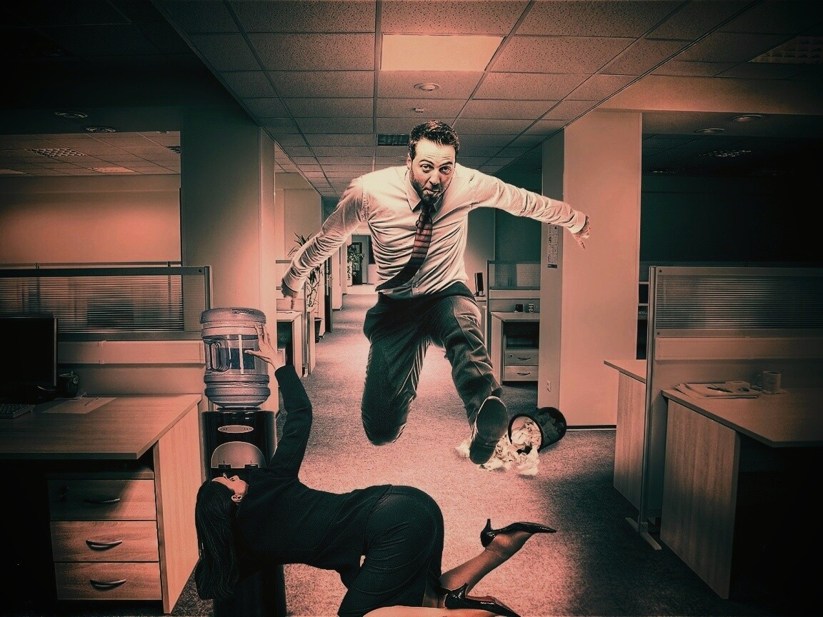 Ещё один день в офисе обои