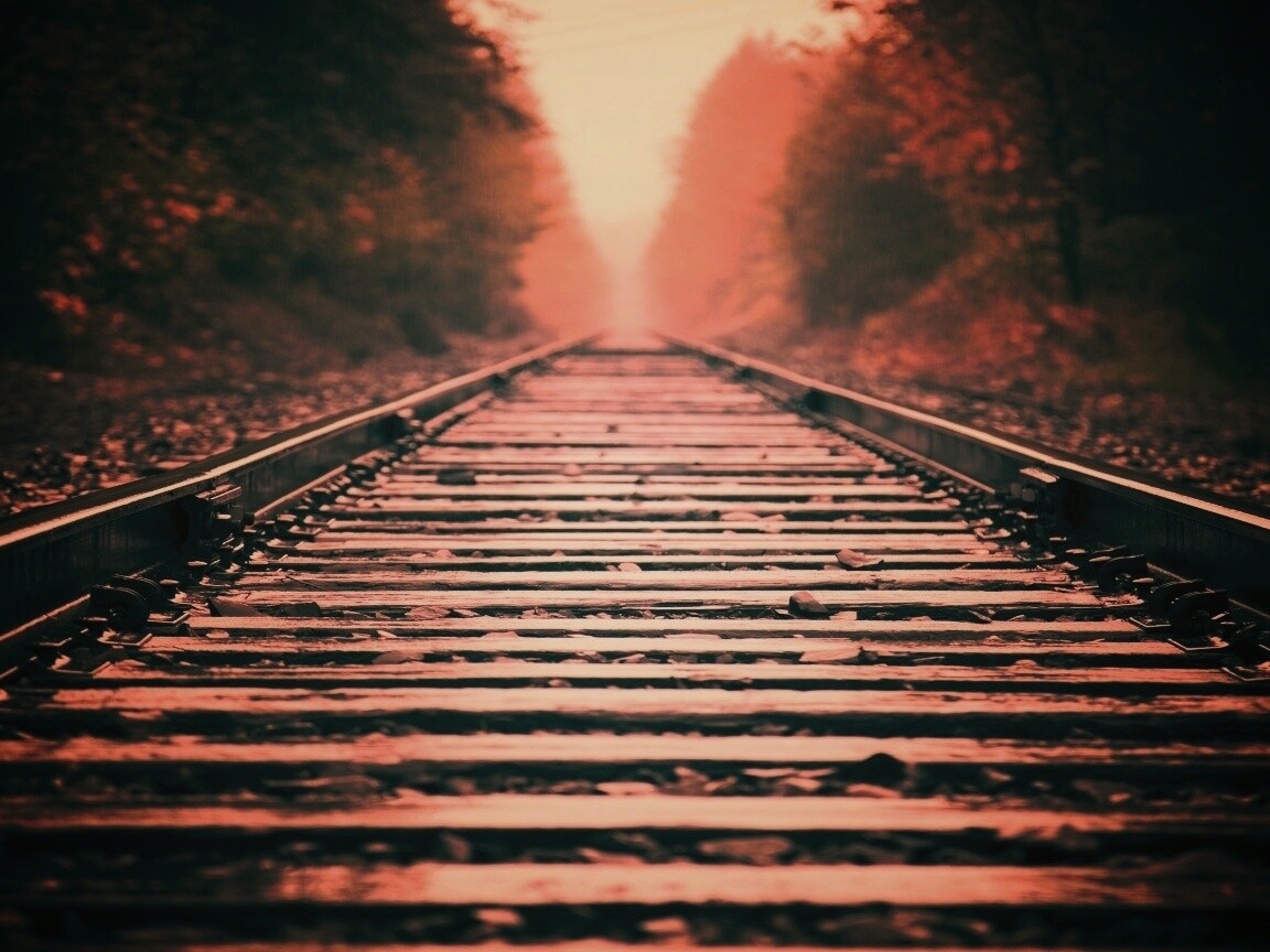 Железная дорога после дождя обои