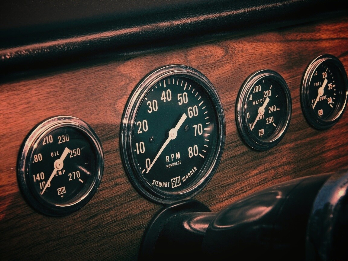 Приборная панель автомобиля Dodge обои