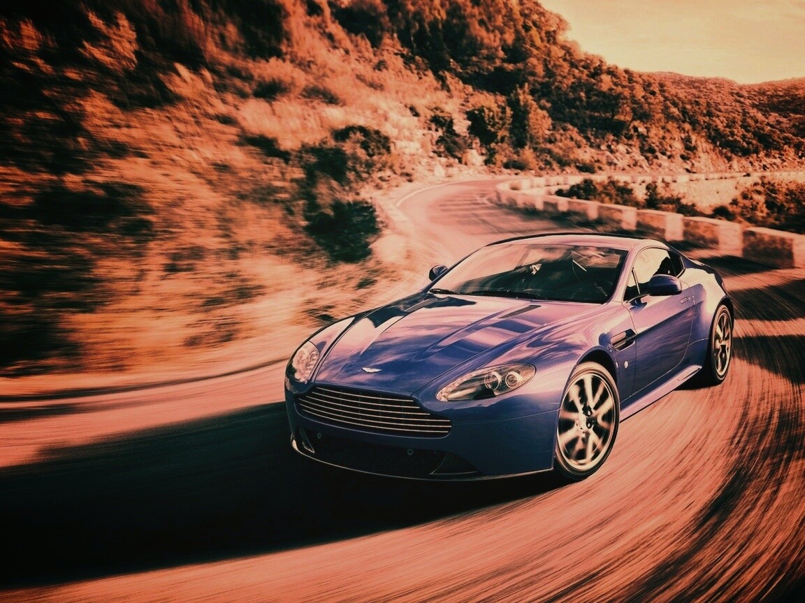 Синий Aston Martin обои