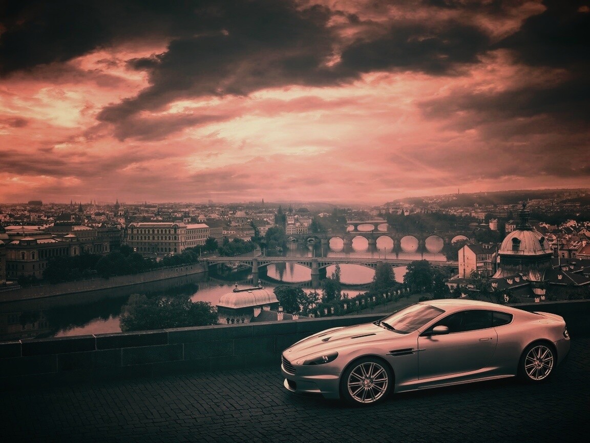 Aston Martin в городе обои