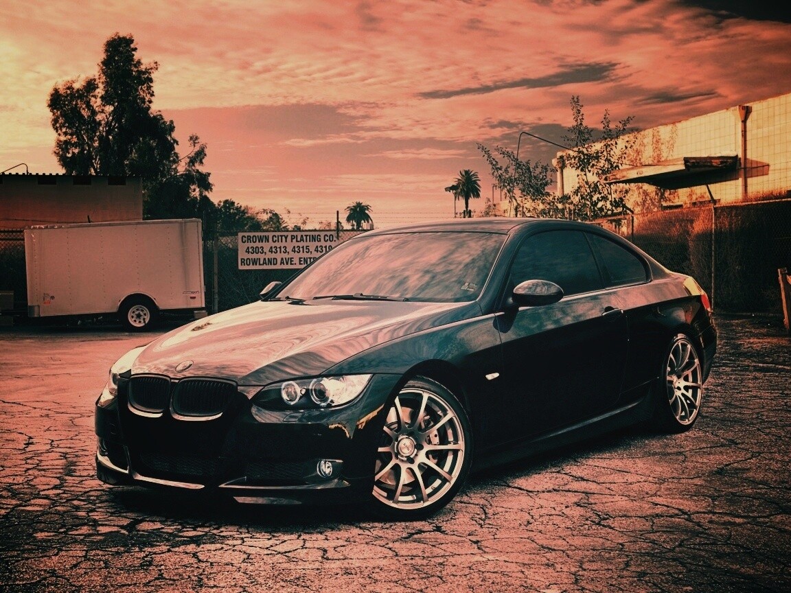 Чёрный БМВ обои