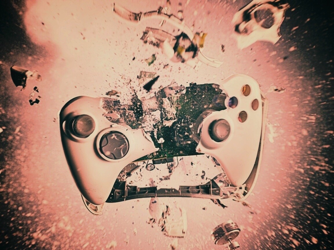 Взрывающийся белый контроллер xbox обои