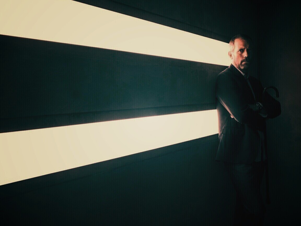 Хаус в лаборатории обои