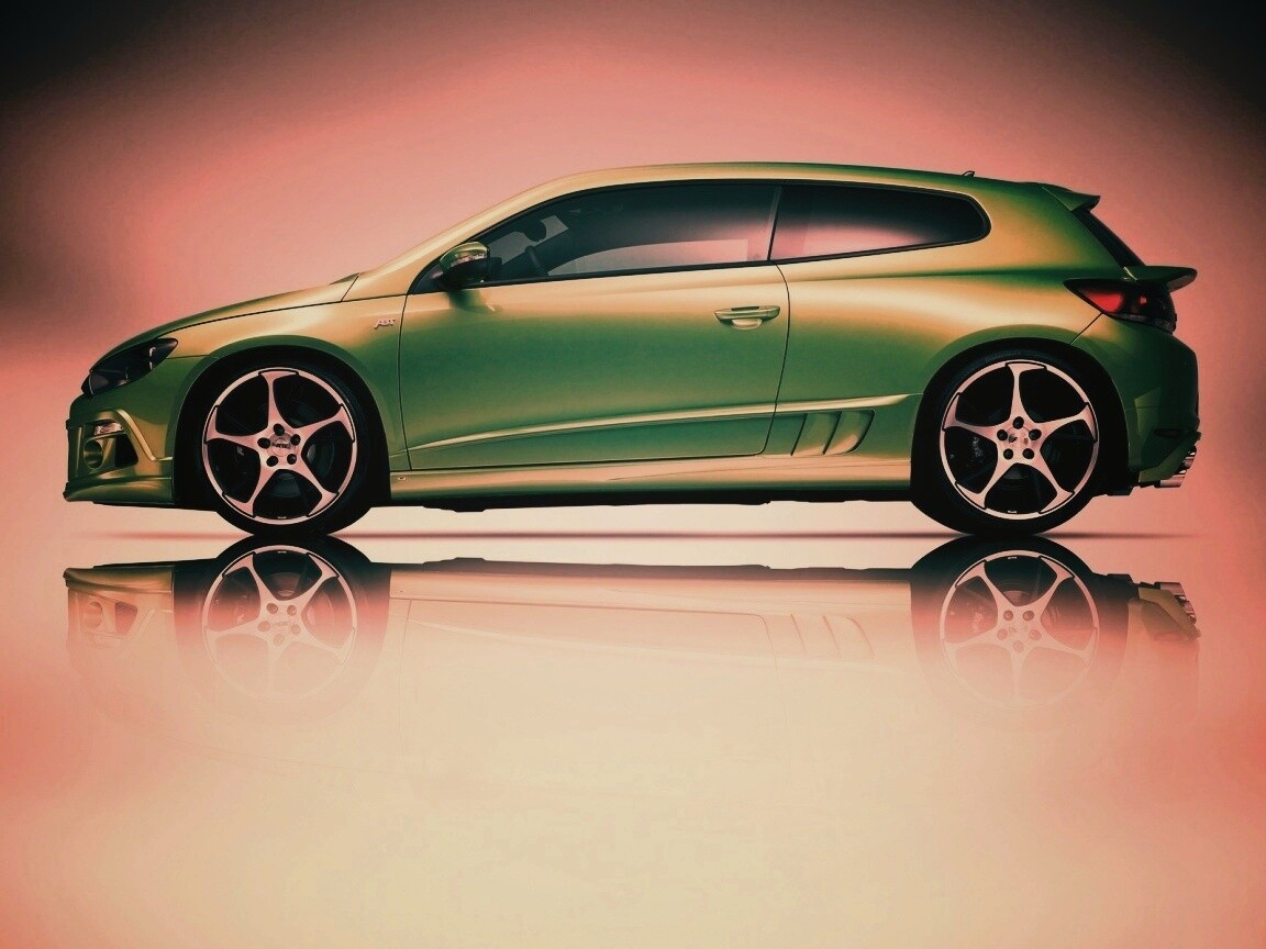 Зелёный трёхдверный хэтчбек обои