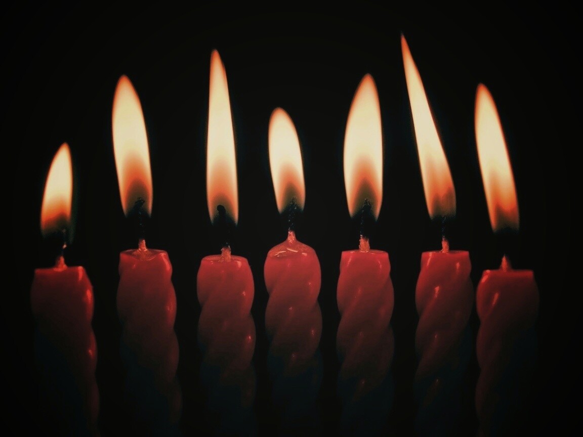 Красные свечи обои