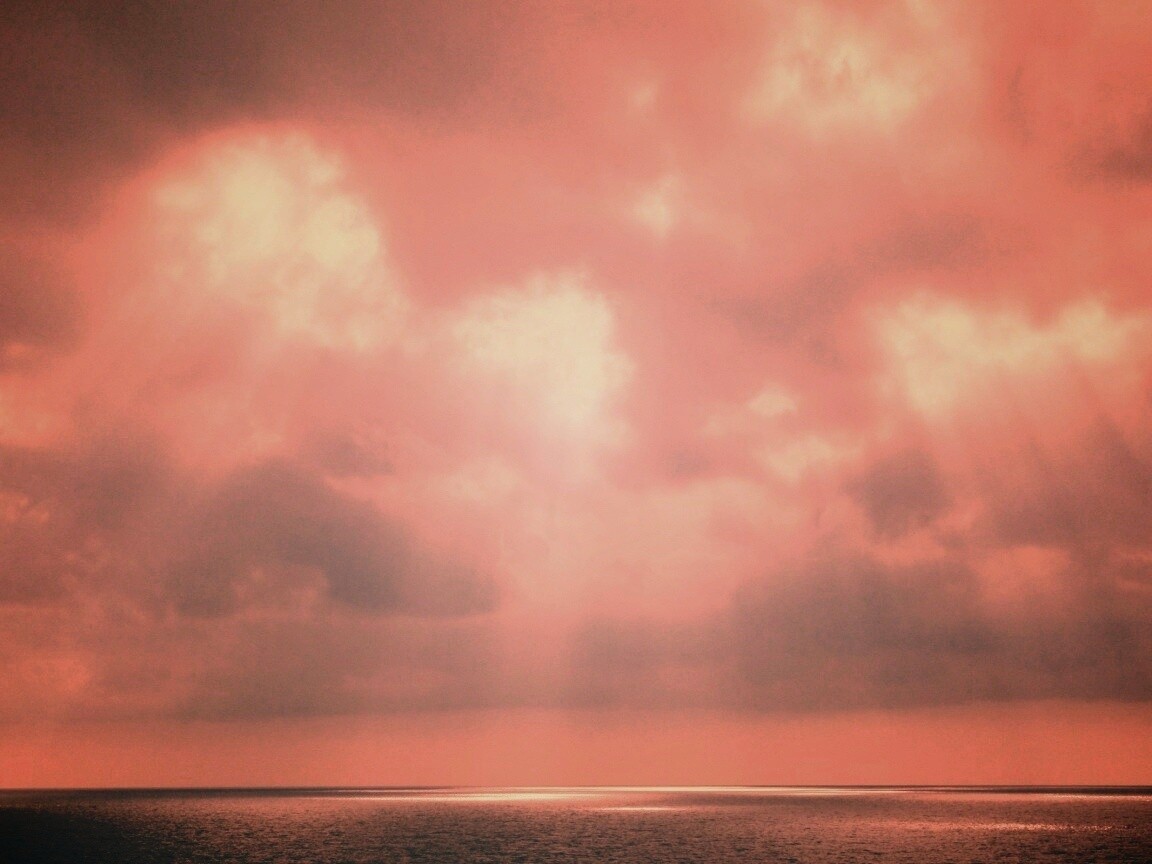 Свет на воде обои