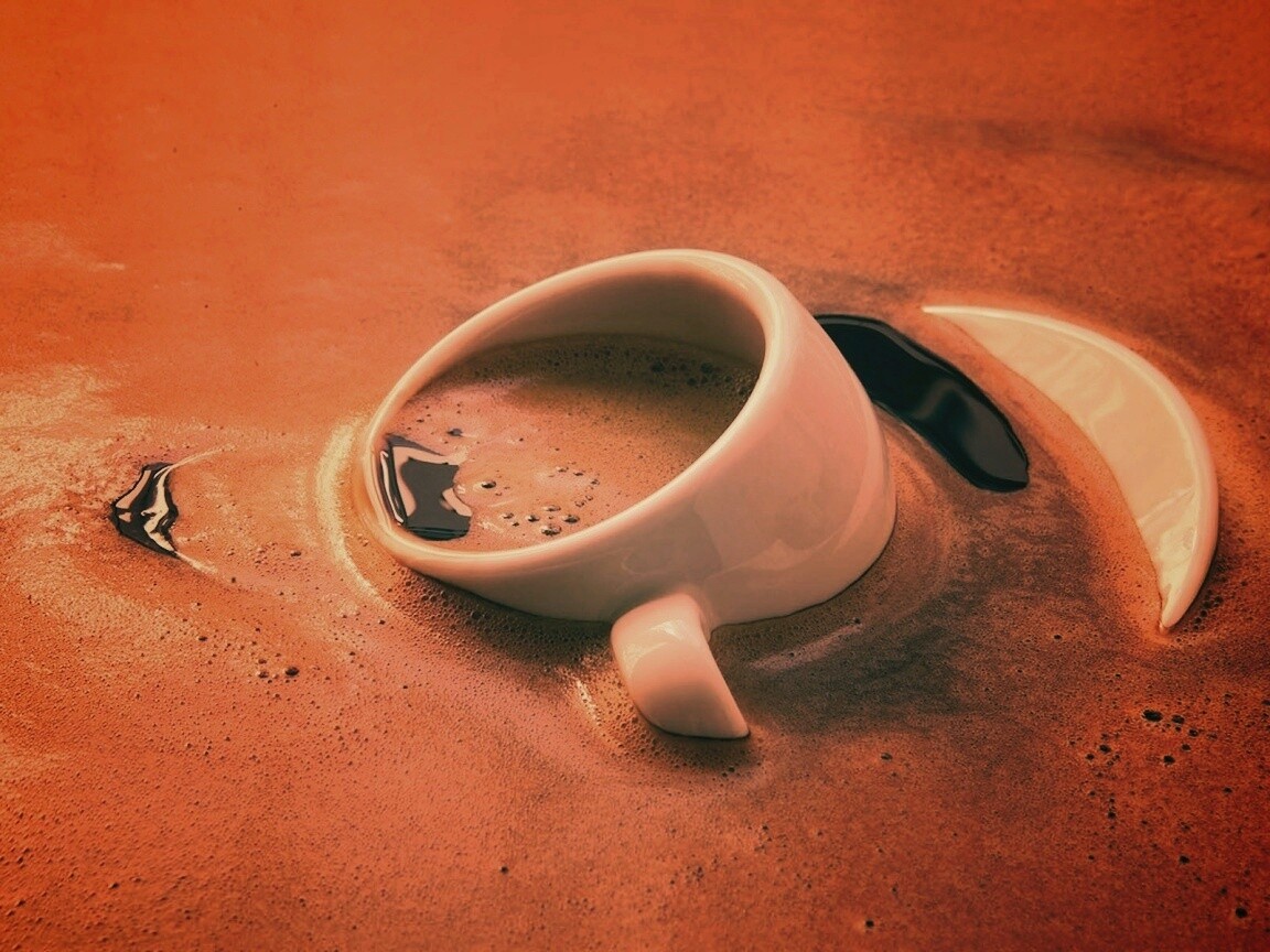 Чашка тонет в кофе обои