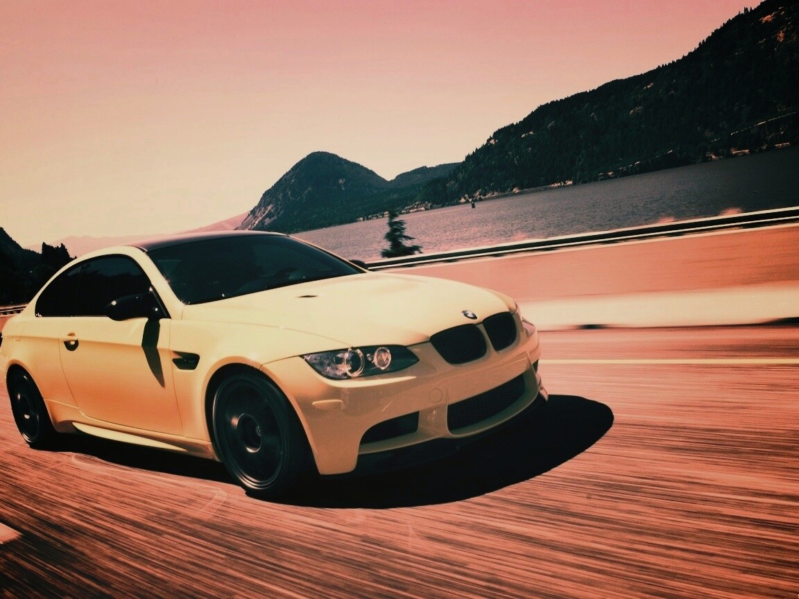 Желтый BMW обои