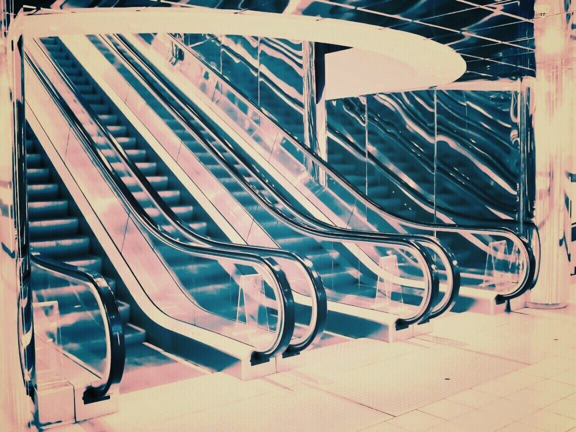 Современный эскалатор обои