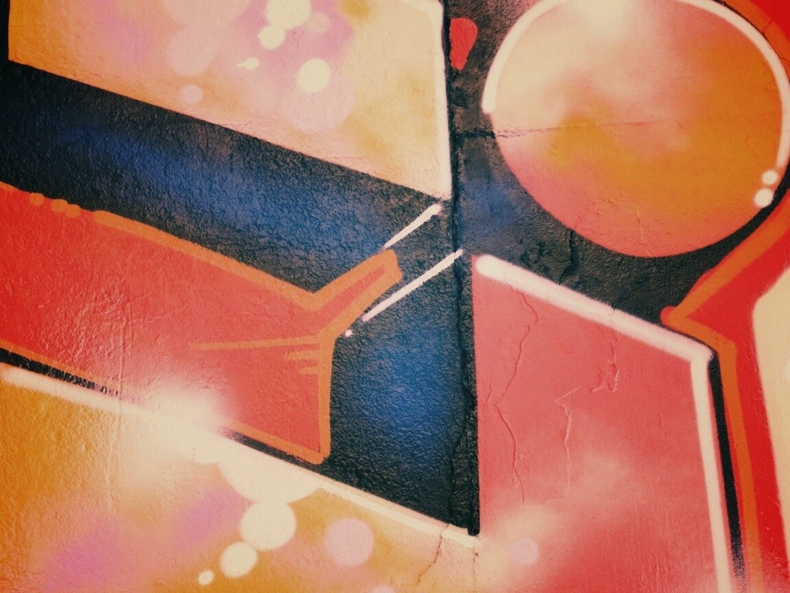 Граффити на стене обои