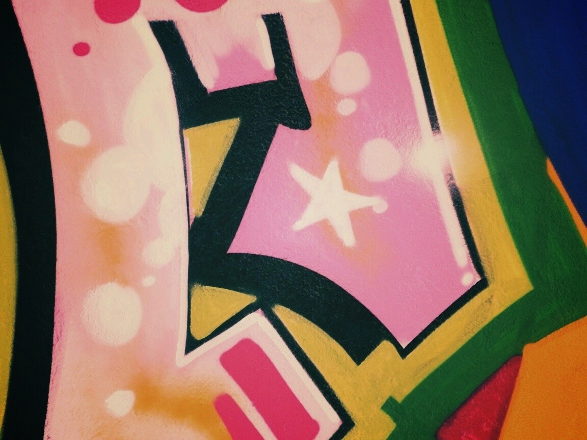 Блик на граффити обои