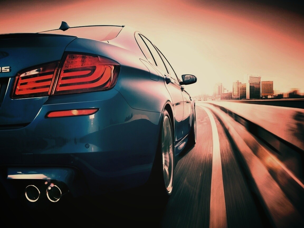 BMW F10 на повроте обои