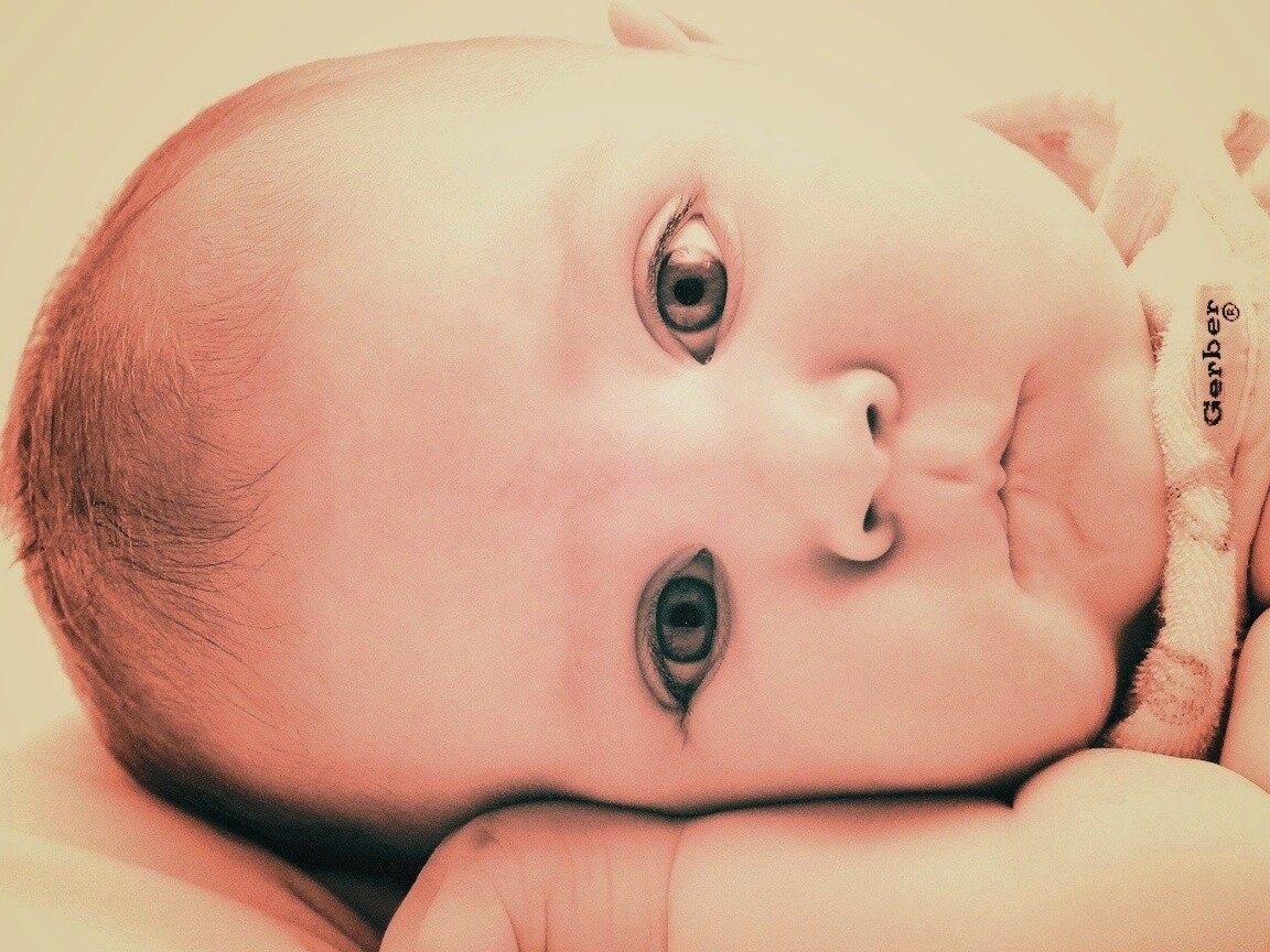 Задумчивый обои