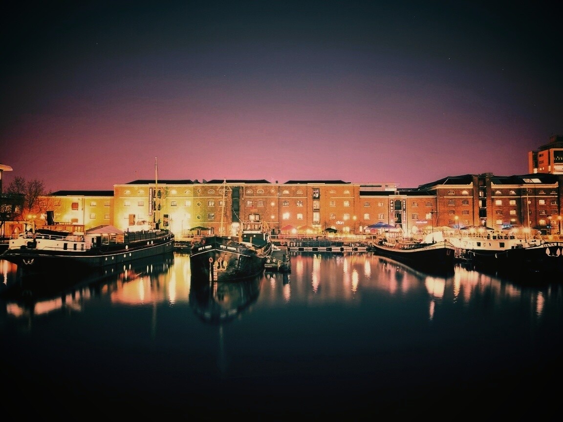 Корабли на спокойной воде обои