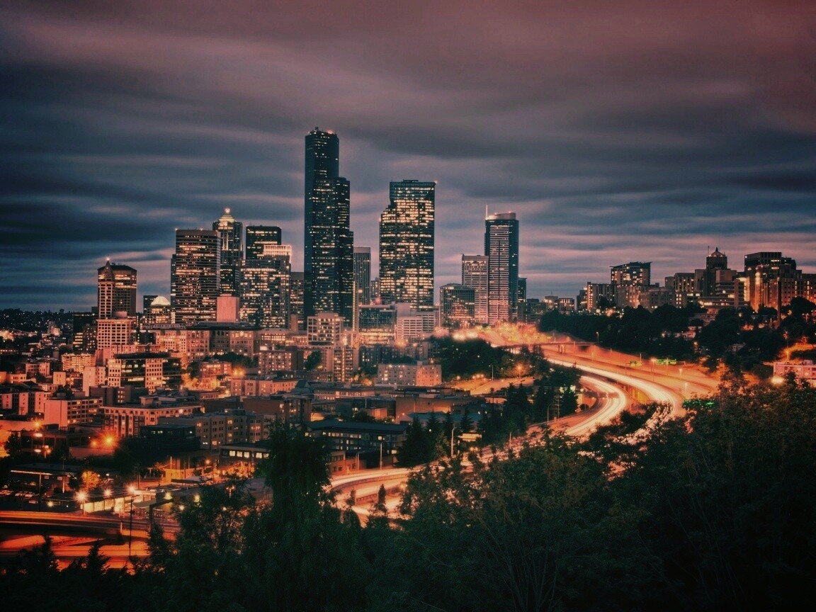 Город вдали обои