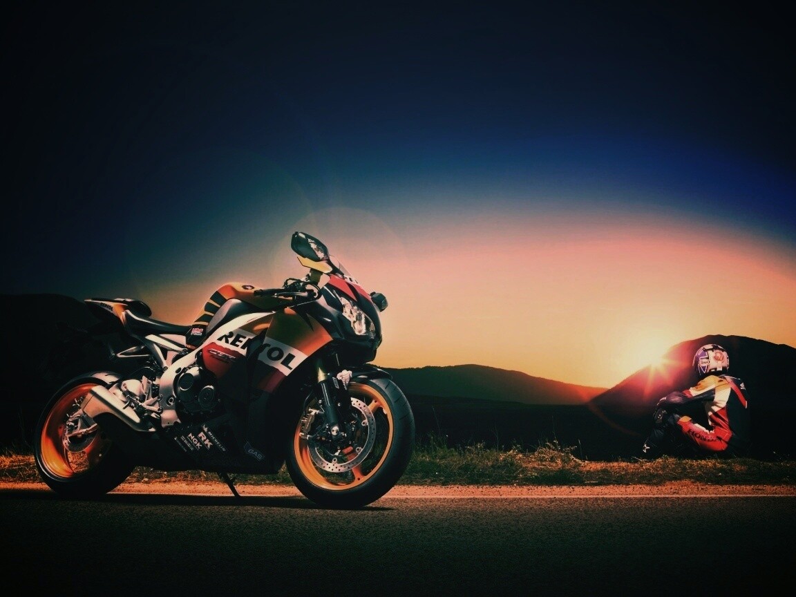 Мотоциклист и мотоцикл обои