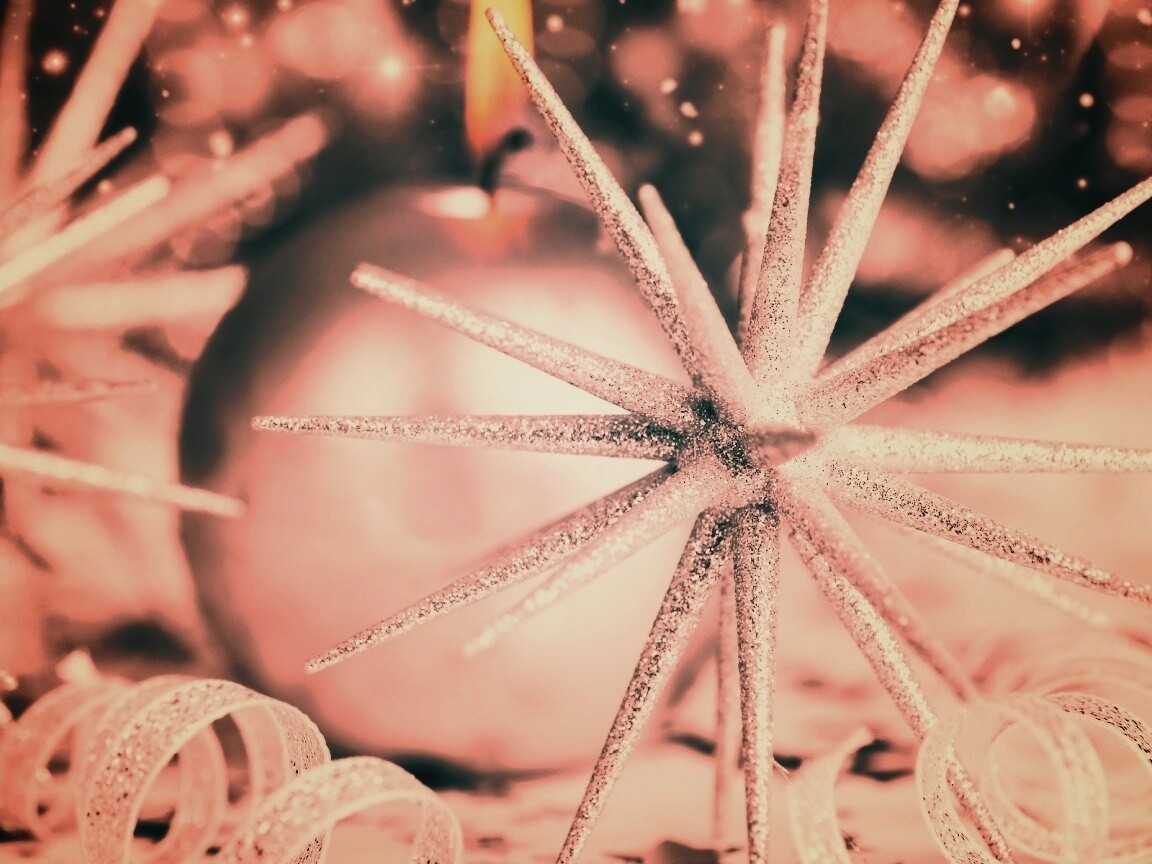 Новогодние игрушки и украшения обои