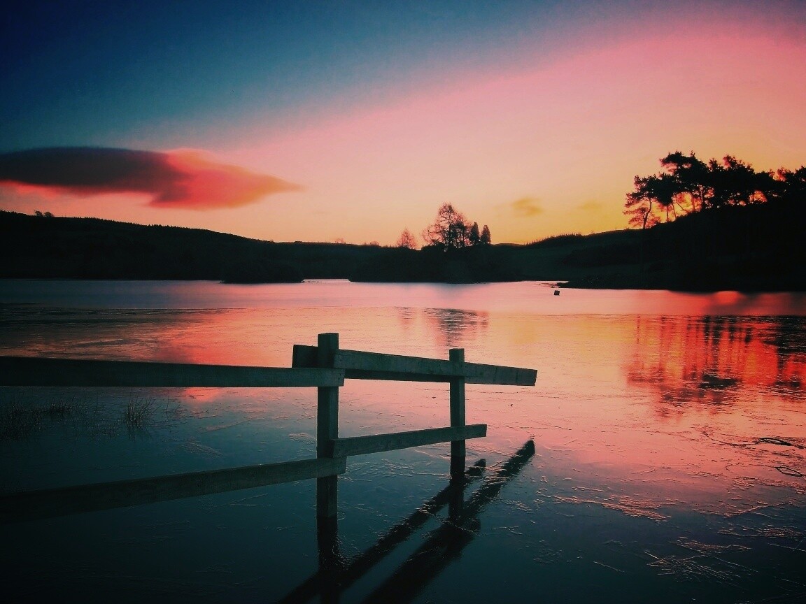 Красивый закат на озере обои