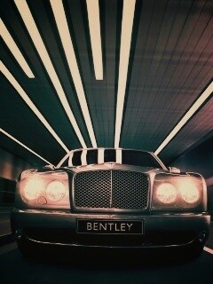 Бентли в тоннеле обои