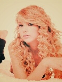 Тэйлор Свифт играет с волсоами обои